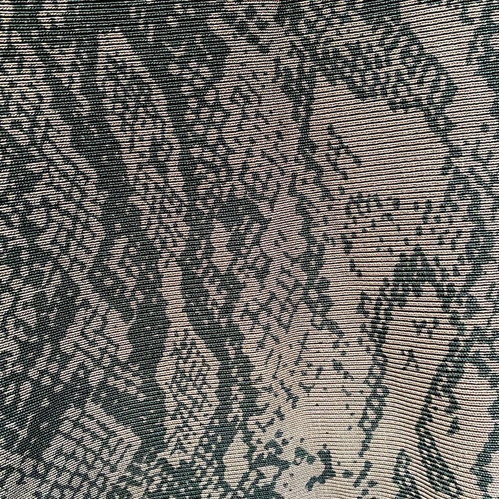 Very cool, hot, well made BCBG skirt 🥂